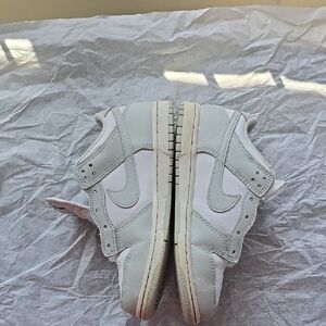 Nike Kids Sneakers in Light Gray and White